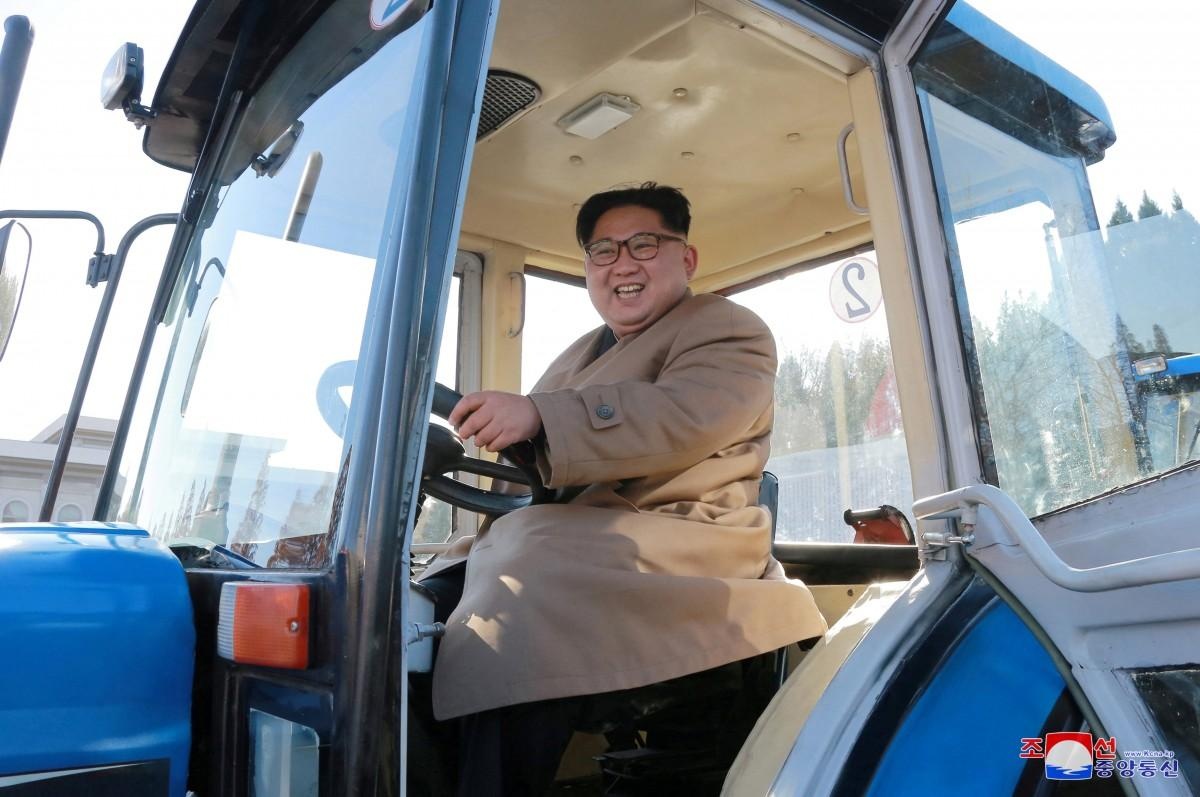 oslzgwte_5cc684e050750_1510754642-2529-foto-kcna-via-reuters.jpg