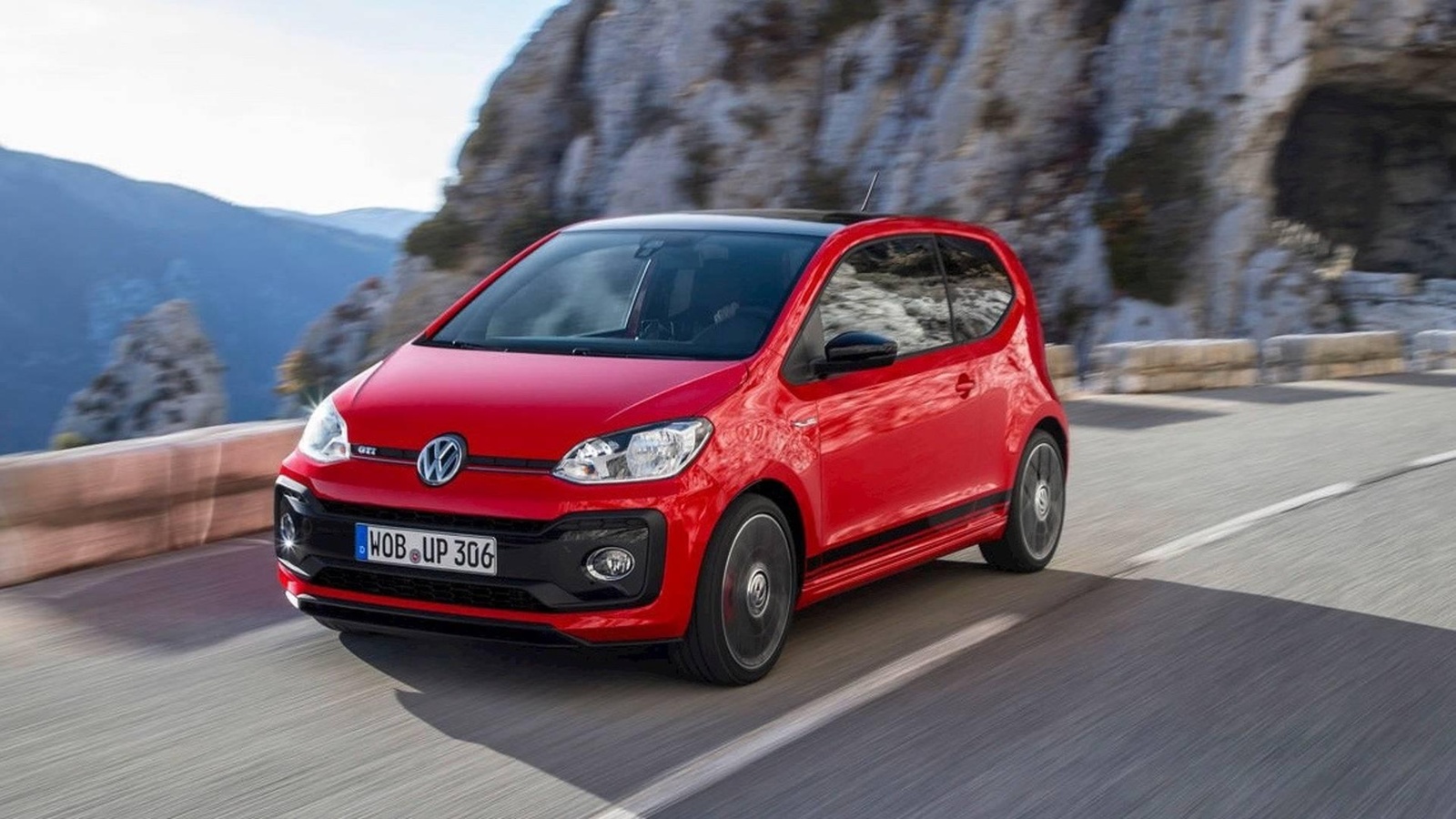 qmzcreuf_600ec41a248f0_2018-vw-up-gti.jpg