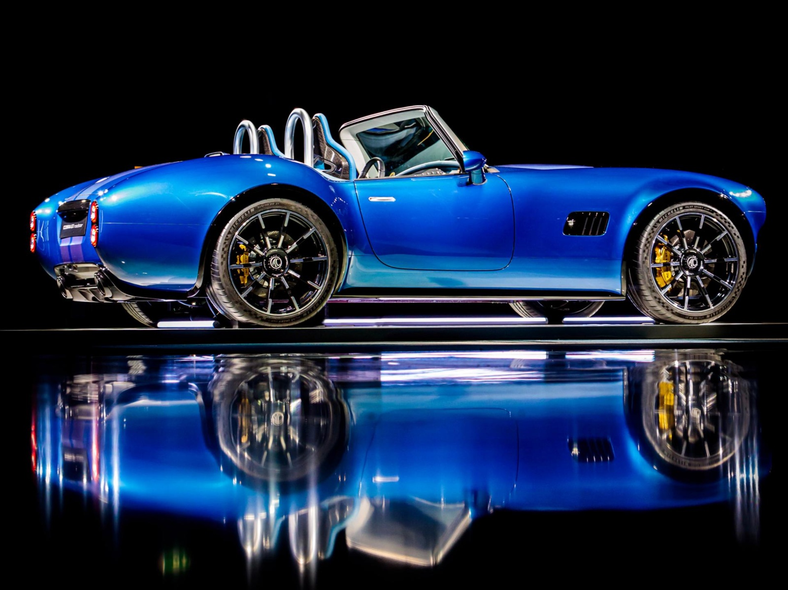 dfkjprzv_6461ee562bf83_ac-cobra-gt-roadster-official-unveil-london-2023.jpg