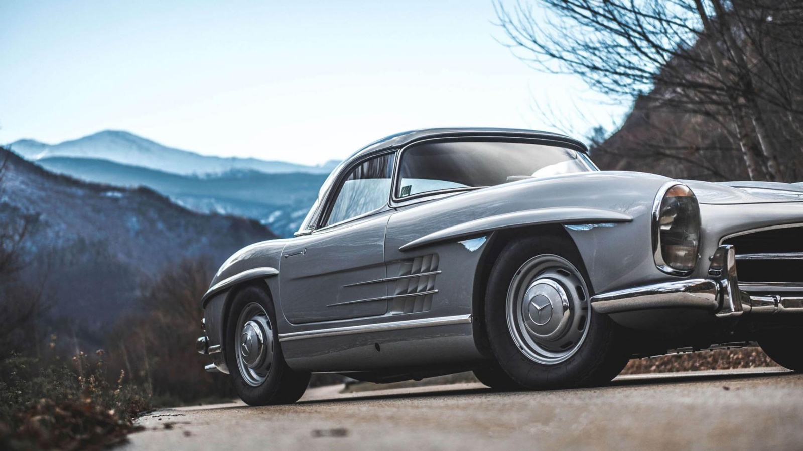 nhuspqbk_5e68c3e68b877_mercedes-300sl.jpg