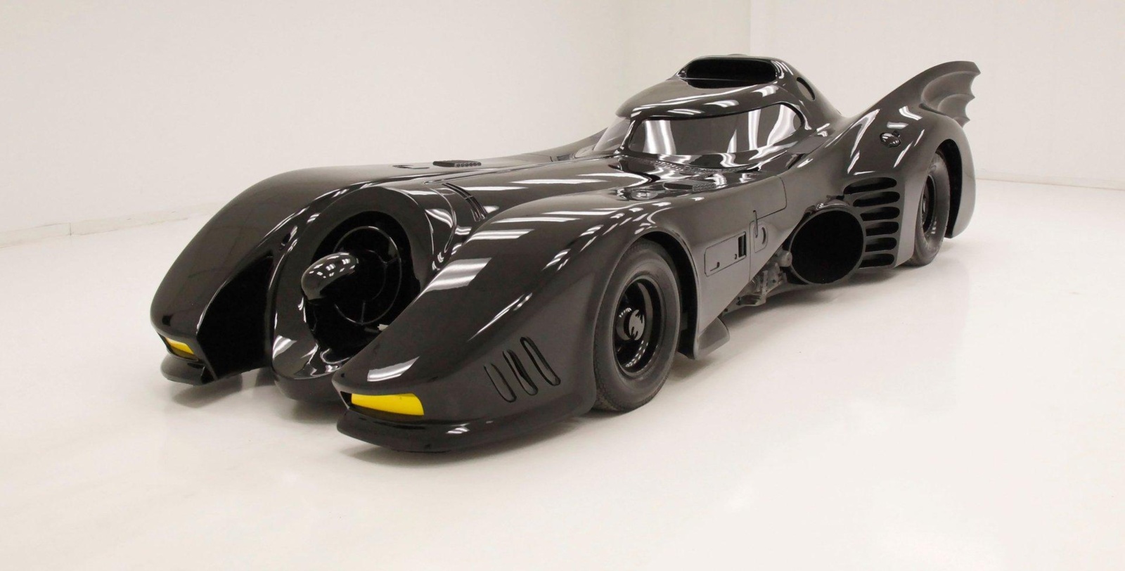 xjkezdlw_636aa9d921c8f_1989-batmobile-w-b.jpeg