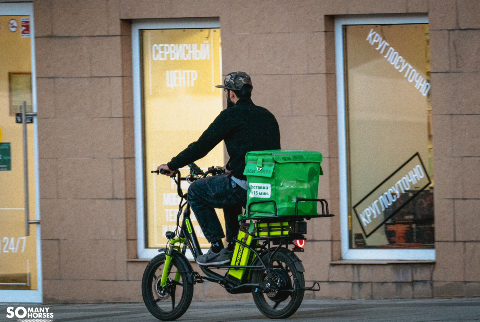 Велосипеды курьеров предлагается оснастить номерными знаками