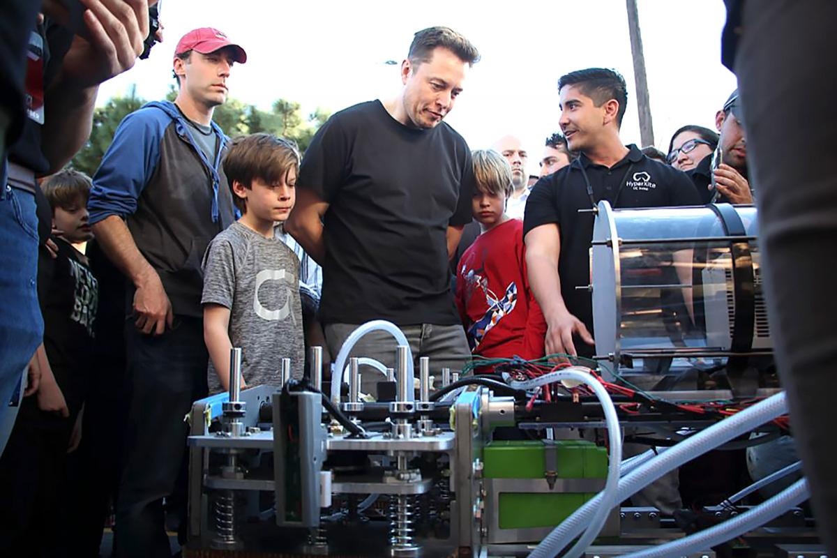 dcbzupwo_62b1903512bc1_musk-transport.jpg
