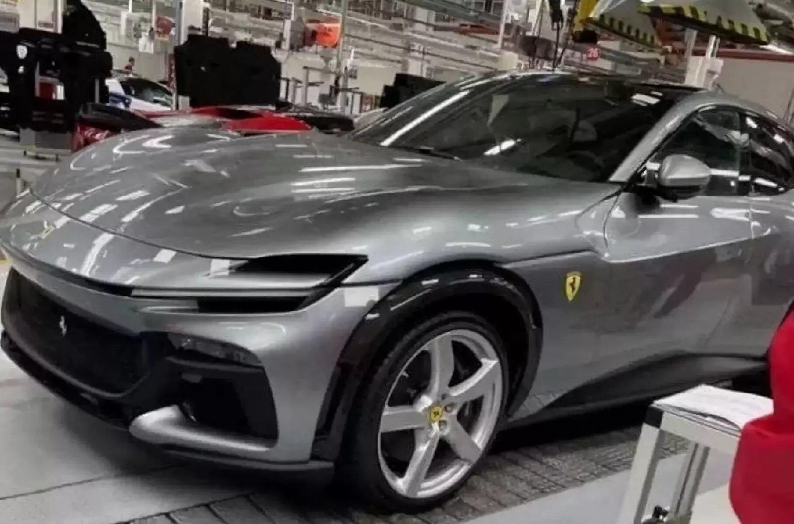 Кроссовер Ferrari Purosangue