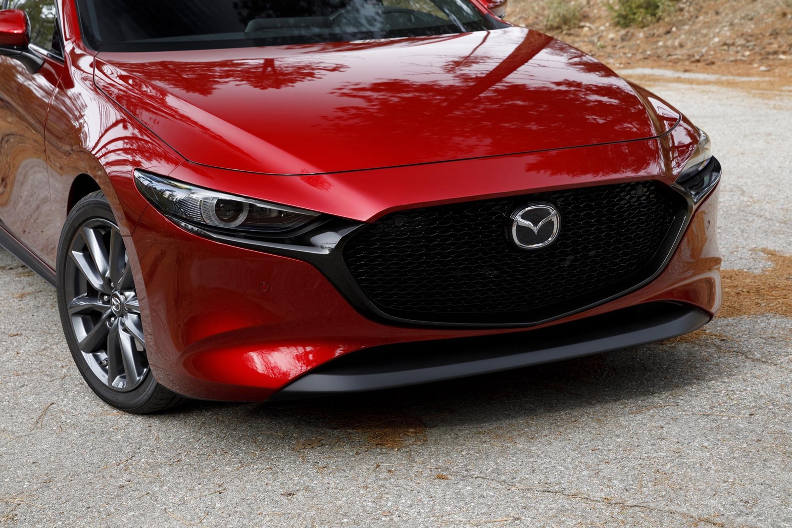 rfkzowbi_5d3e974427489_3_new-mazda3.jpg