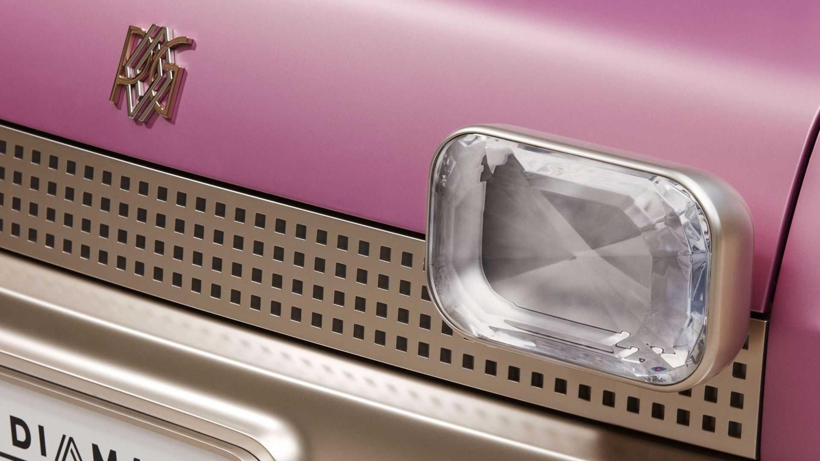 fgndxurm_62c41e0ba6c03_renault-5-diamant-2022-5.jpg