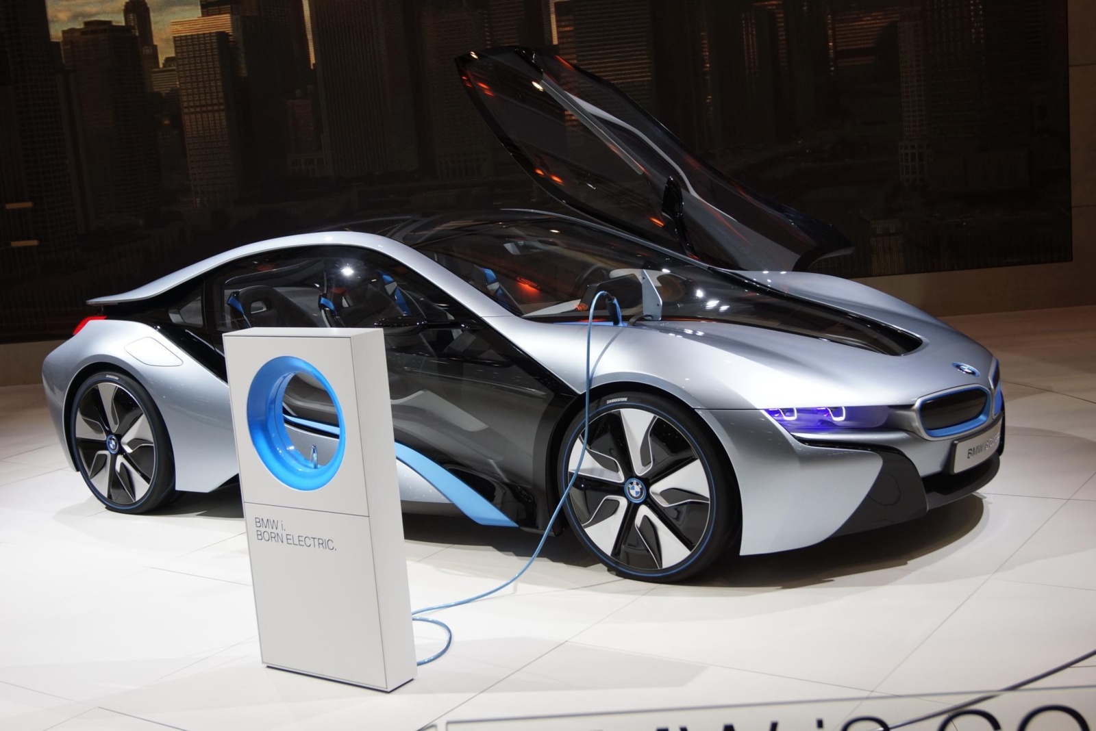mvurzexb_5e542107b8a83_bmw_i8-concept-tokyo-image-02.jpg