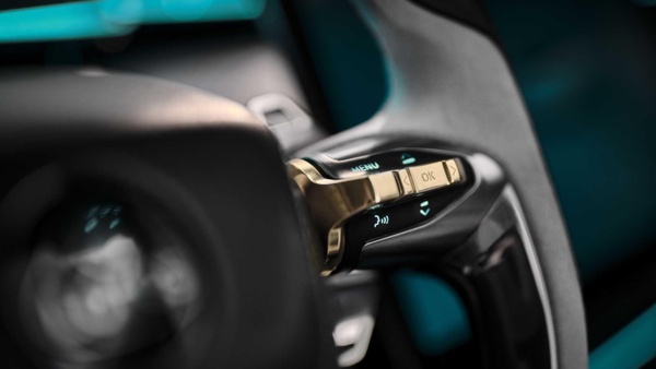 savpcxfb_62440ea9bad12_lotus-eletre-steering-wheel-detail.jpg