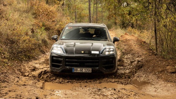 uloeasmk_63e3faa269804_2024-porsche-cayenne-facelift-teaser.jpg