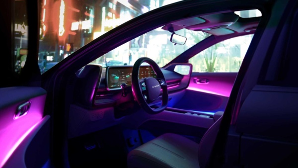 ubclnyar_62d0650ddf146_hyundai-ioniq-6-design-debut-cabin-with-pink-lighting.jpg