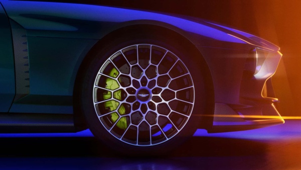 aston-martin-valour-7