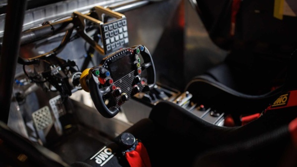 rnkwepas_63ff2905cefca_honda-cr-v-hybrid-racer-interior-by-hpd.jpg