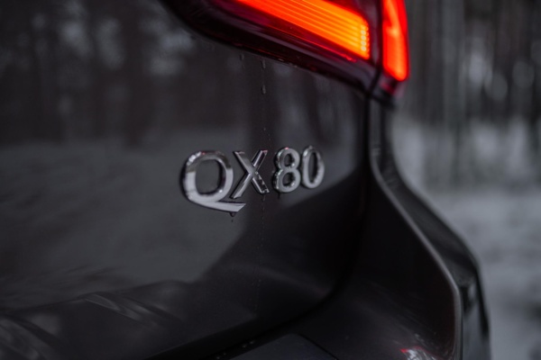 hwbokyfd_5fe0715bd4b97_infiniti-qx80_foto19.jpg
