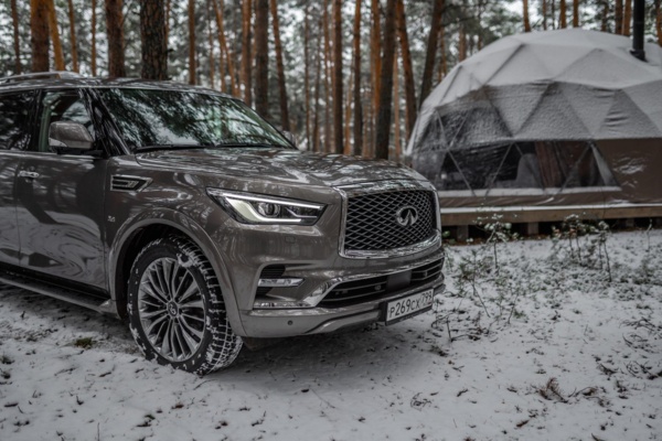 wokzyifq_5fe07224b375e_infiniti-qx80_foto52.jpg