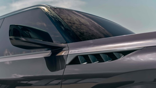 infiniti-qx-monograph-fender-vent