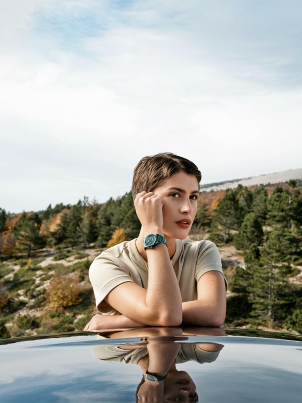 purkscqf_64186567a45da_introducing-the-girard-perregaux-laureato-green-ceramic-aston-martin-edition-6-large.jpg