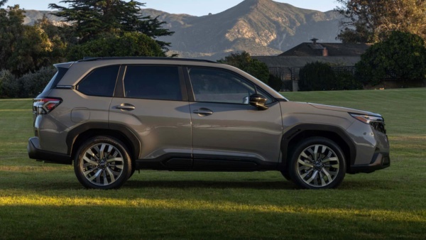 2025-subaru-forester-touring-exterior-3