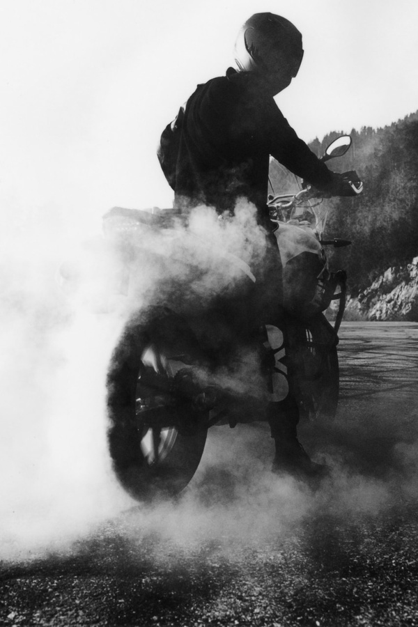 https---hypebeast.com-image-2023-09-Reigning-Champ-x-Junya-Watanabe-MAN-Moto-Inspired-Collection-2