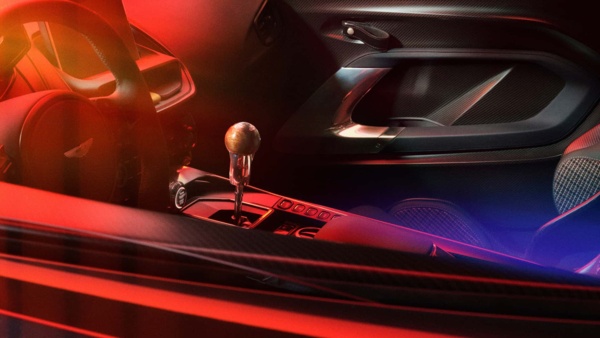 aston-martin-valour-9