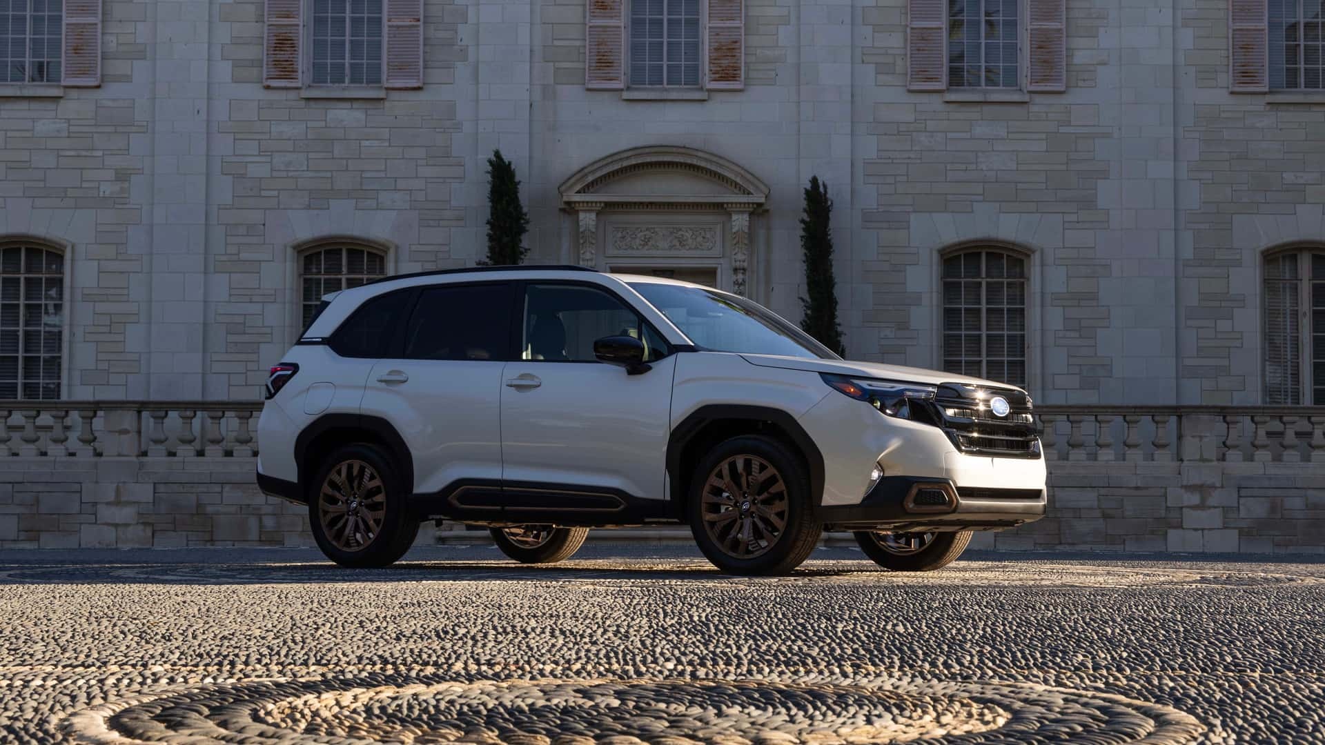 2025-subaru-forester-sport-exterior-4 2025-subaru-forester-sport-exterior-4